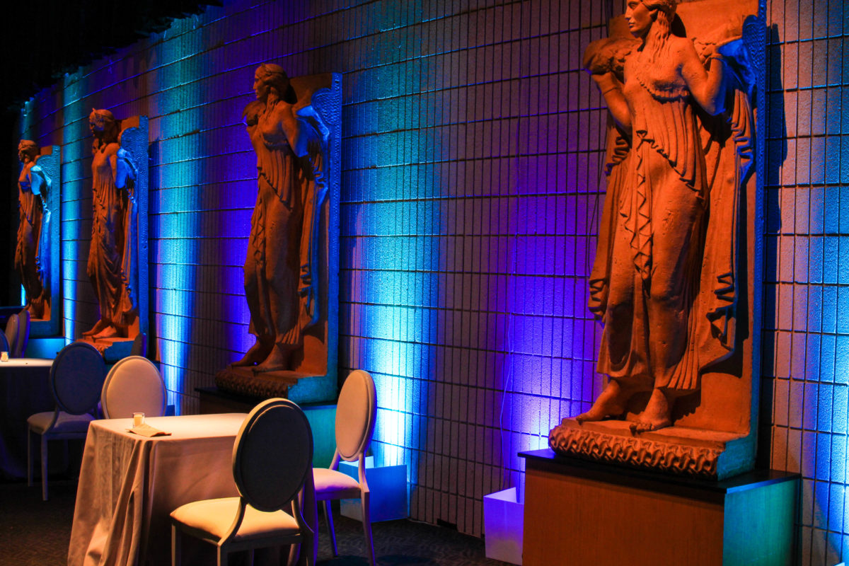Statue lighting for indoor venue